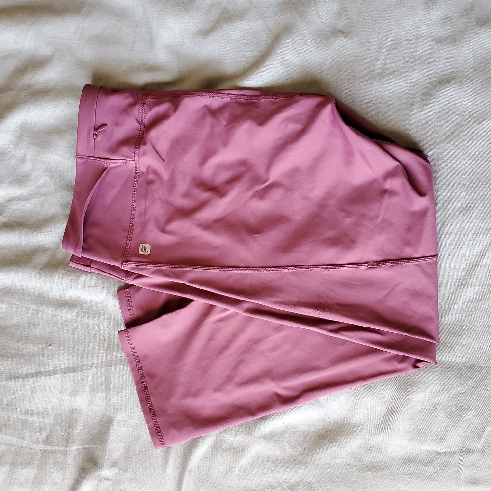 FABLETICS Purple Cropped Leggings size L